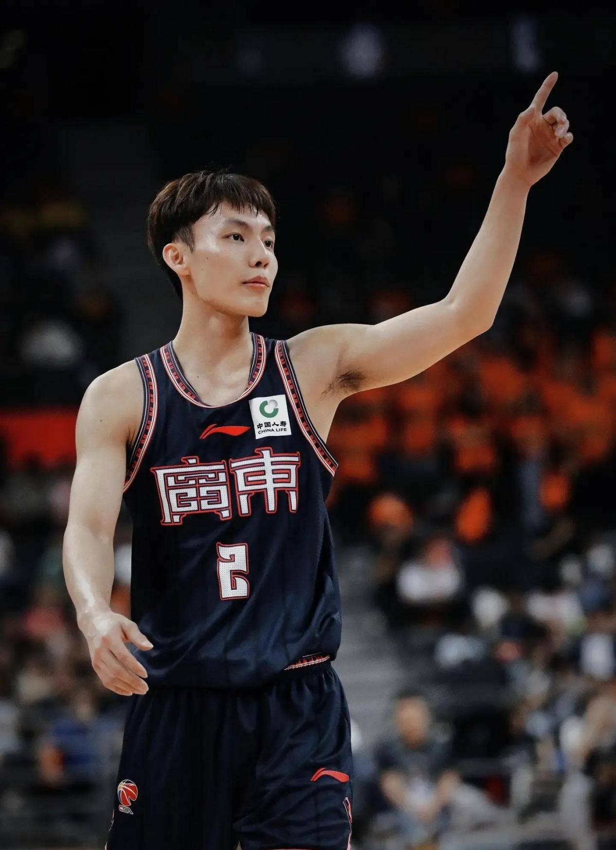 亚洲篮球赛开幕外援球员展现超凡能力